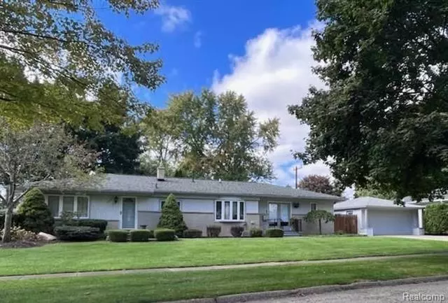 3675 AQUARINA Street, Waterford, MI 48329