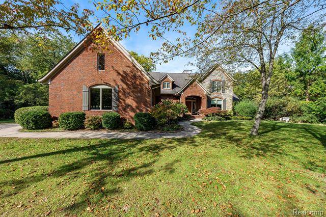 5593 PATTERSON LAKE Road, Putnam Twp, MI 48169