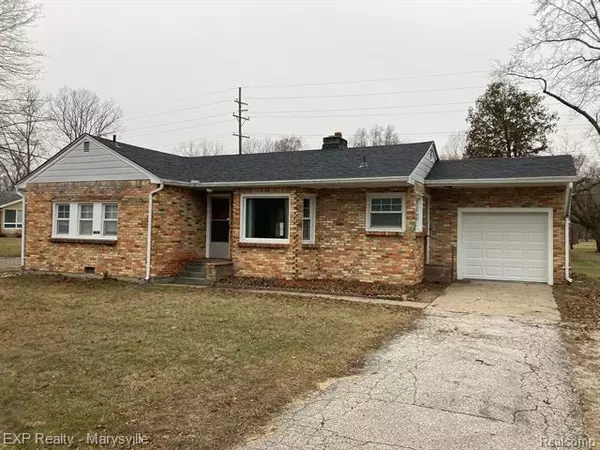 3797 PARKER Road, Fort Gratiot, MI 48059