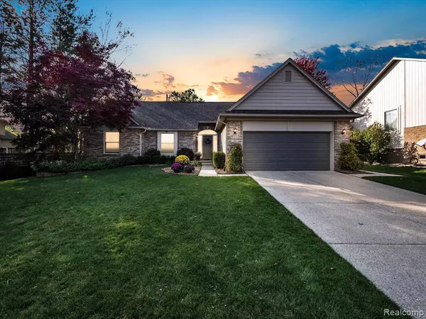 948 RAMBLING Drive,  Rochester Hills,  MI 48307