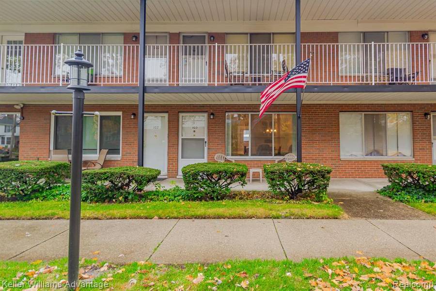 2217 CLAWSON Avenue 103, Royal Oak, MI 48073
