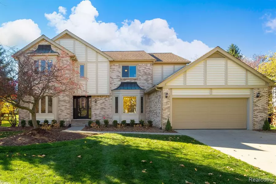 733 TIMBERLINE Drive, Rochester Hills, MI 48309