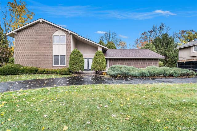 29222 CREEK BEND Drive, Farmington Hills, MI 48331