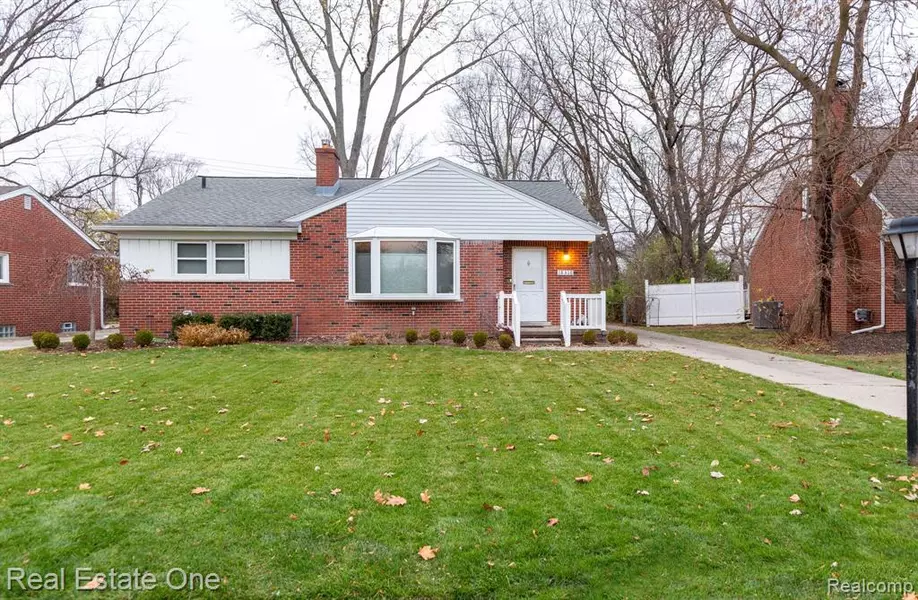 18316 BEVERLY Road, Beverly Hills Vlg, MI 48025