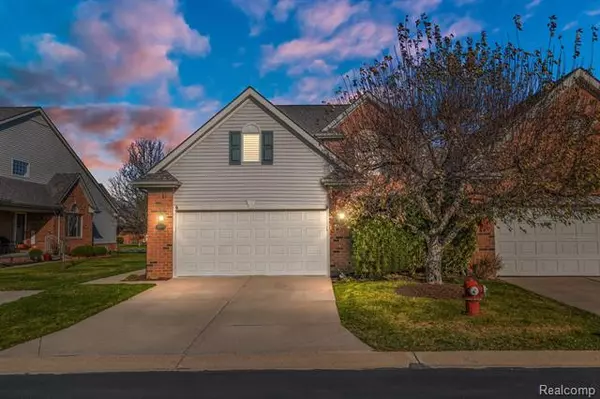 3909 KNIGHTBRIDGE Circle 53, Sterling Heights, MI 48314