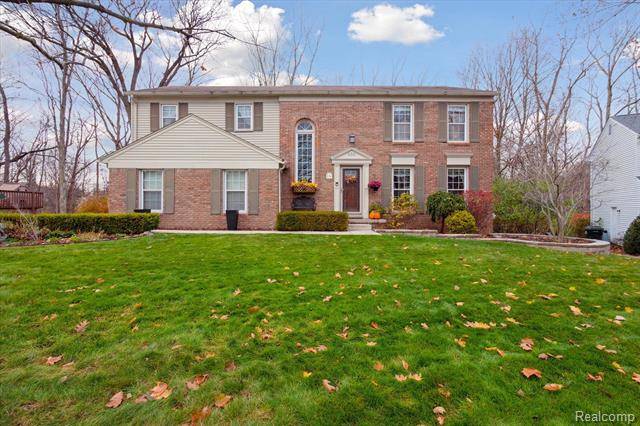 836 RAVINE TERRACE Drive, Rochester Hills, MI 48307