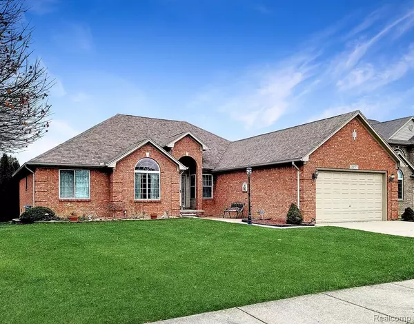 21071 STRAWBERRY HILLS Drive, Macomb, MI 48044