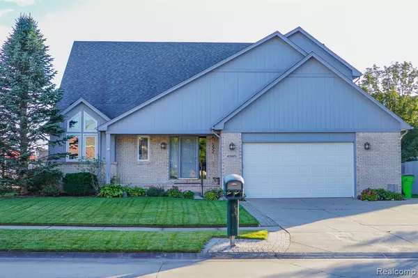49165 TOWNSEND Lane, Chesterfield Twp, MI 48047