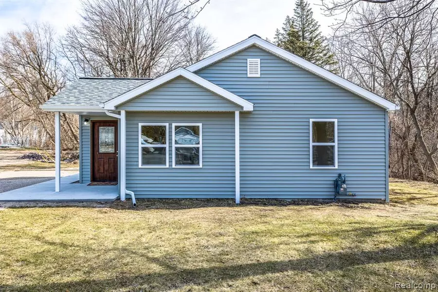 7190 LAKESHORE Road, Burtchville Twp, MI 48059