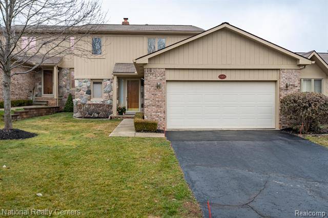 29494 SYLVAN Lane 2 6, Farmington Hills, MI 48334