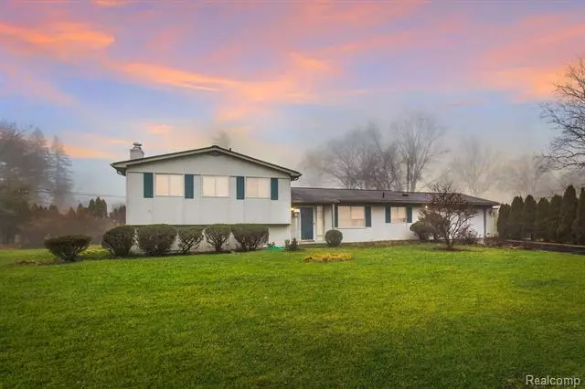 West Bloomfield Twp, MI 48322,5049 COUNTRYHOUSE