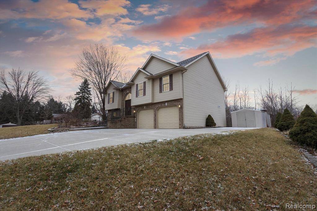 3230 MCDOWELL Drive, Waterford Twp, MI 48328
