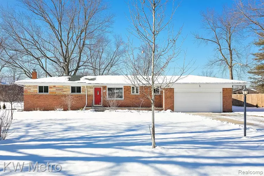 120 OTTAWA Drive, Troy, MI 48085