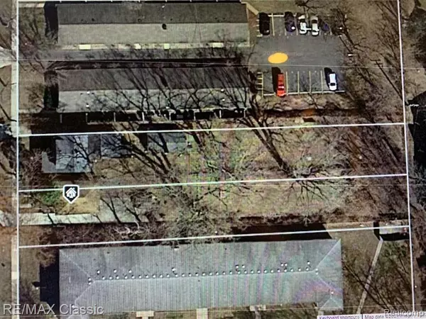 Royal Oak, MI 48067,300-304 BAKER Street