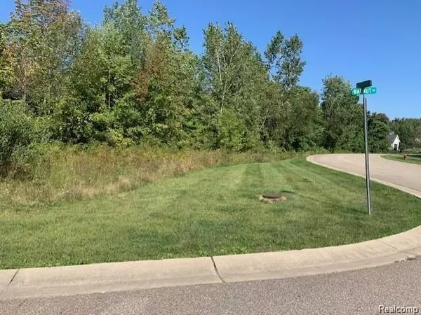 5156  Hickory Trail, Grand Blanc Twp, MI 48439