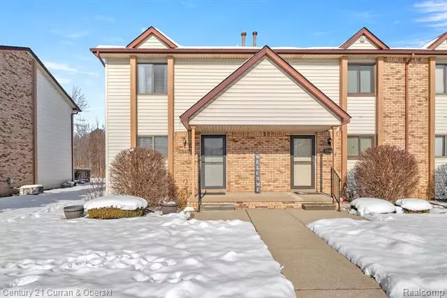 25863 New Forest  Court, Chesterfield, MI 48051