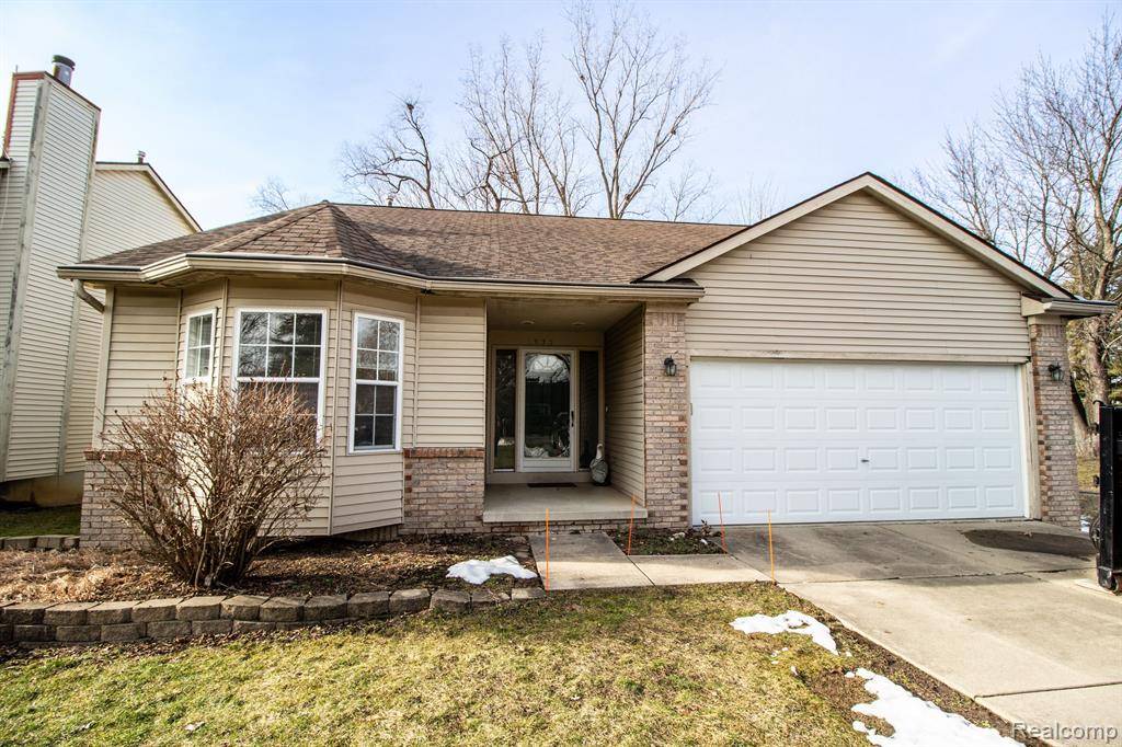 1372 BEACHLAND Boulevard, Waterford Twp, MI 48328