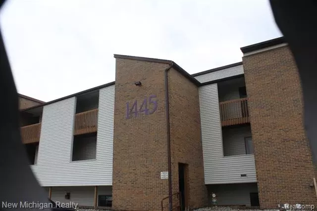 1445 E Pond Dr #36, Meridian Twp, MI 48864