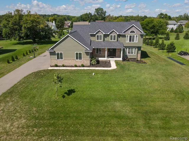 332 Corkwood Drive, Oxford, MI 48371