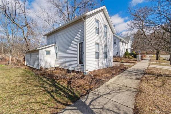 15 OAK Street,  Ypsilanti,  MI 48198