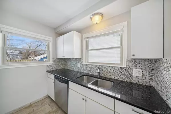 1624 W 11 MILE Road Berkley, MI 48072