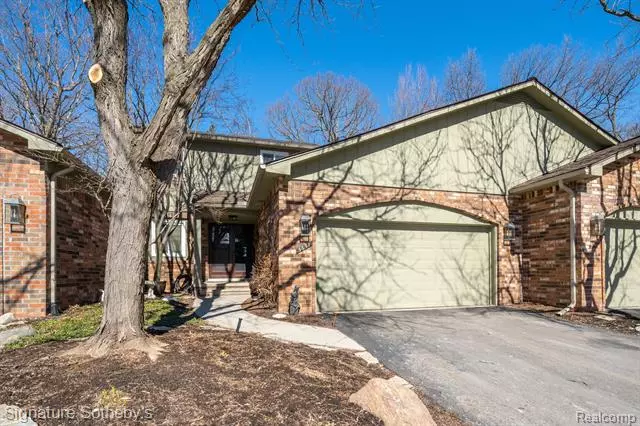 5651 S ADAMS Way, Bloomfield Hills, MI 48302