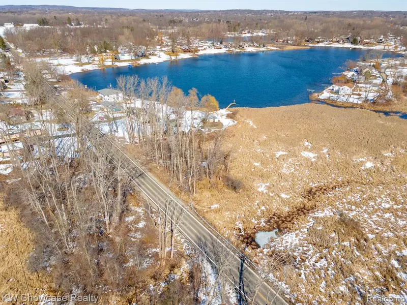 Vacant Carroll Lake Road, Commerce Twp, MI 48390