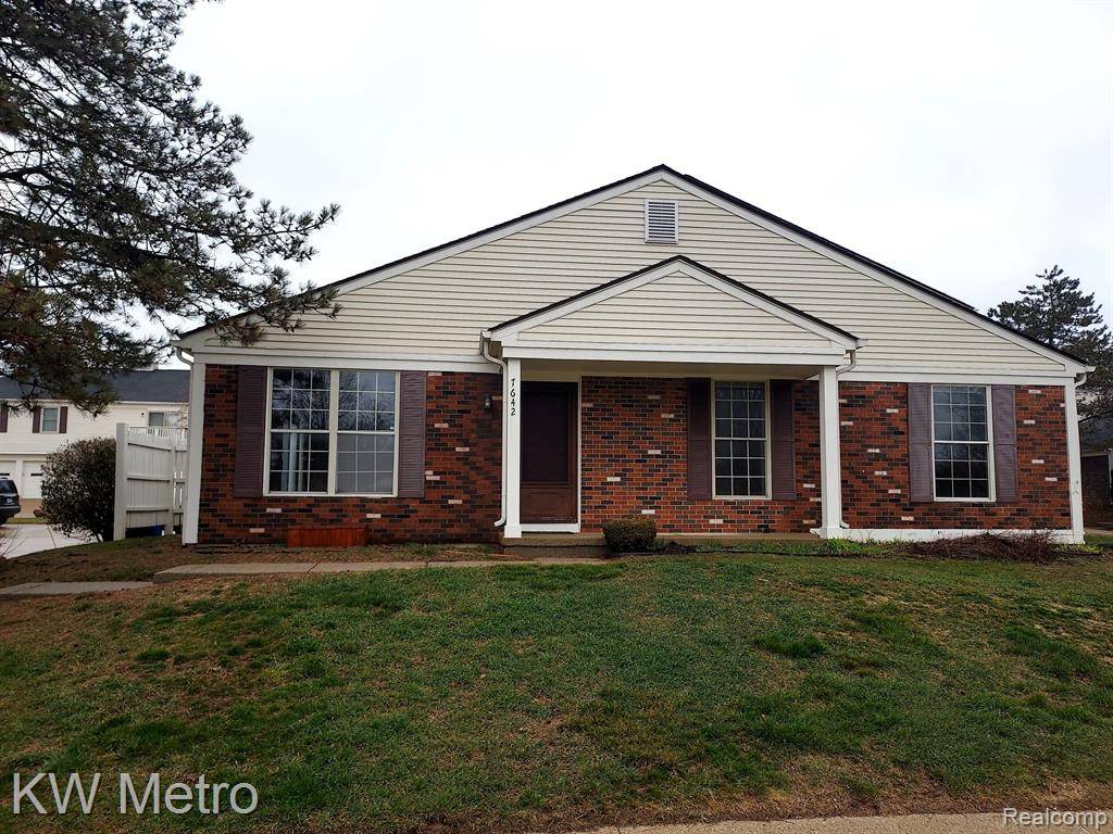 7642 WOODVIEW Drive, Waterford Twp, MI 48327