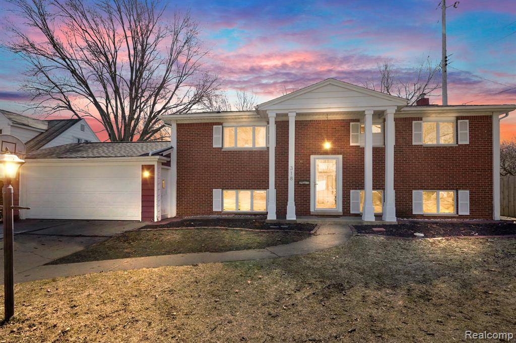 318 Woodbridge Drive, Grand Blanc, MI 48439