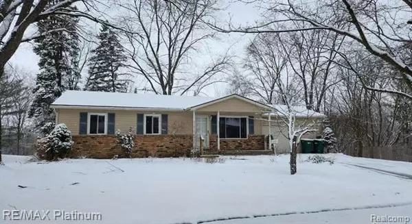 624 WINTERS EAVE Drive, Flushing, MI 48433