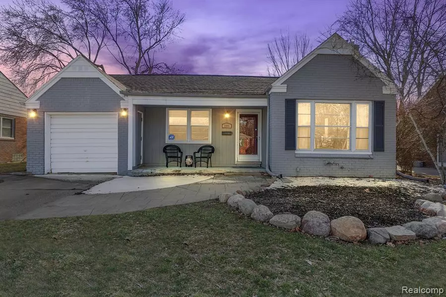 21152 Lancaster Street, Harper Woods, MI 48225