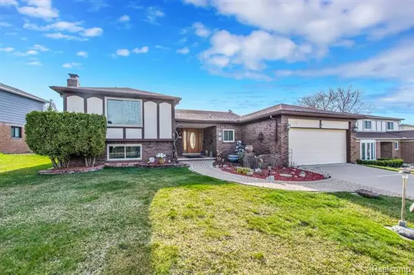 306 ANTOINETTE Drive, Rochester Hills, MI 48309