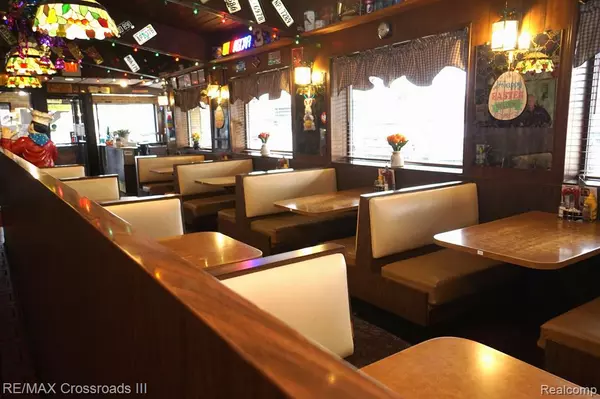 Wayne, MI 48184,32711 MICHIGAN Avenue