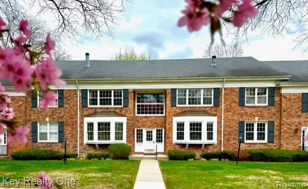 550 Billingsgate Court D, Bloomfield Twp, MI 48301