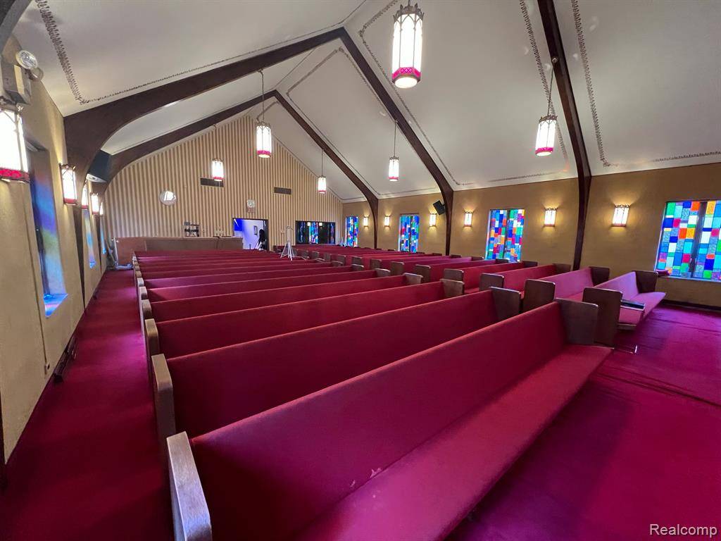 Eastpointe, MI 48021,17901 COLLINSON Avenue