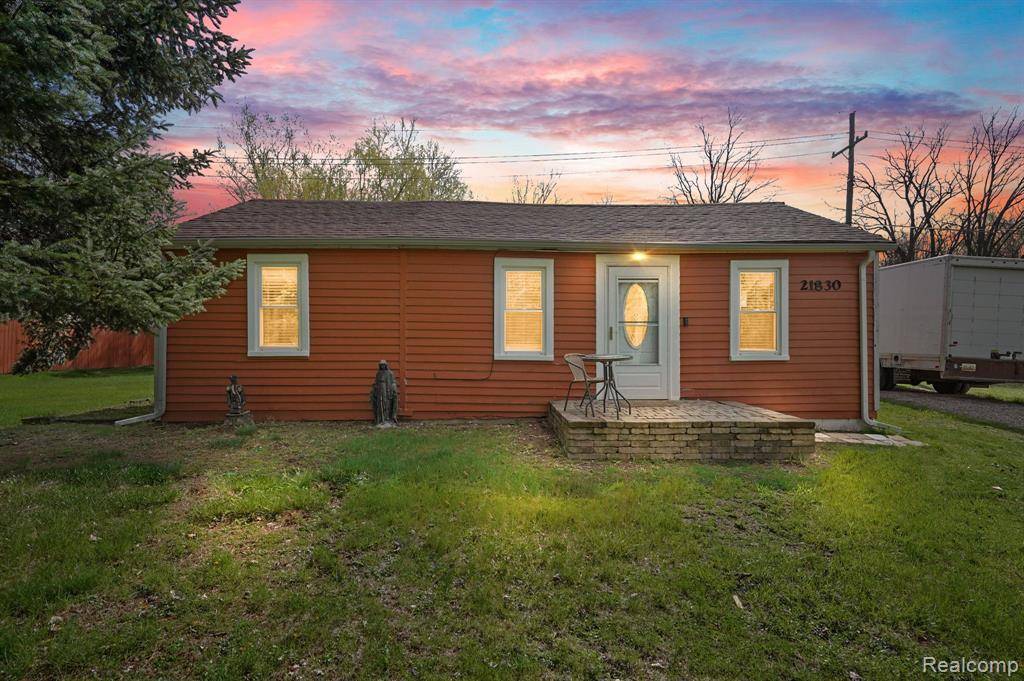21830 Gill Road, Farmington Hills, MI 48335