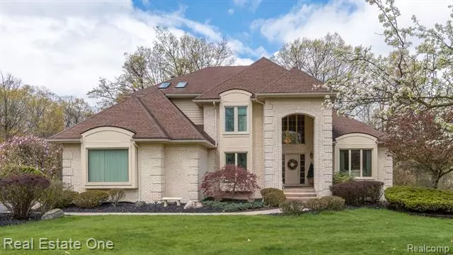 5206 PARKSIDE Drive, West Bloomfield, MI 48323