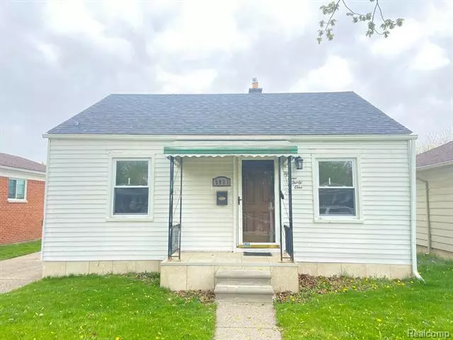 5931 ROBINDALE Avenue, Dearborn Heights, MI 48127