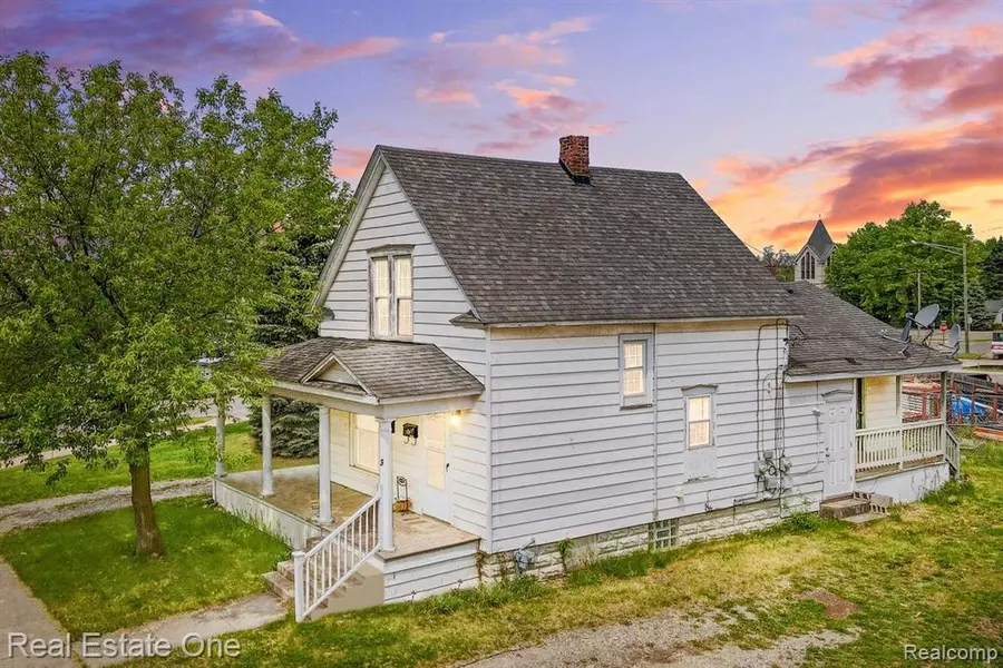 19 STANTON Street, Oxford Vlg, MI 48371