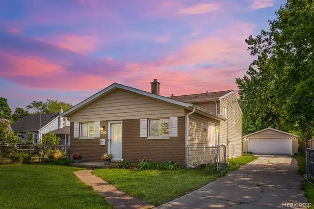 1023 MASSOIT Road, Clawson, MI 48017