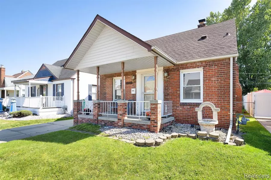 1535 CLEVELAND Avenue, Lincoln Park, MI 48146