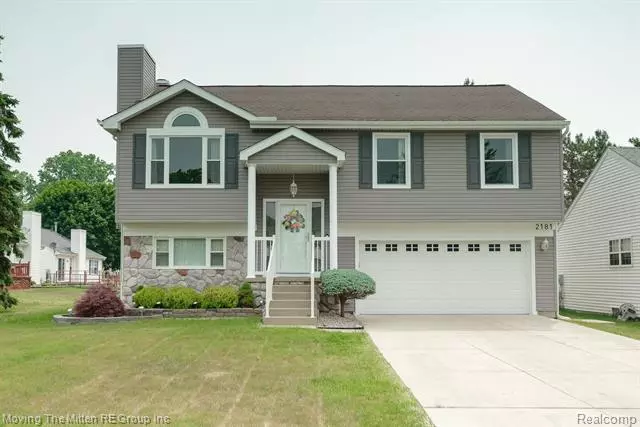 2181 W MILLER Circle, Westland, MI 48186