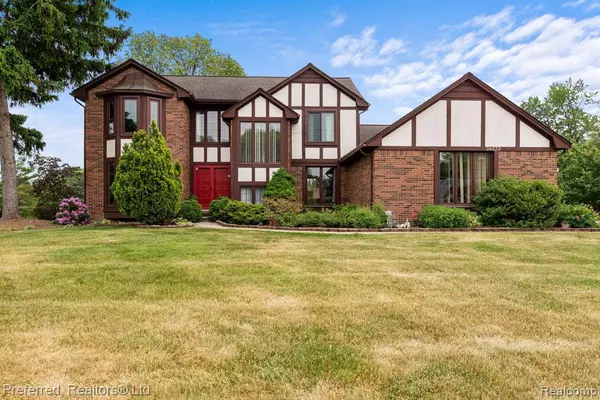 38372 LANA Court,  Farmington Hills,  MI 48335
