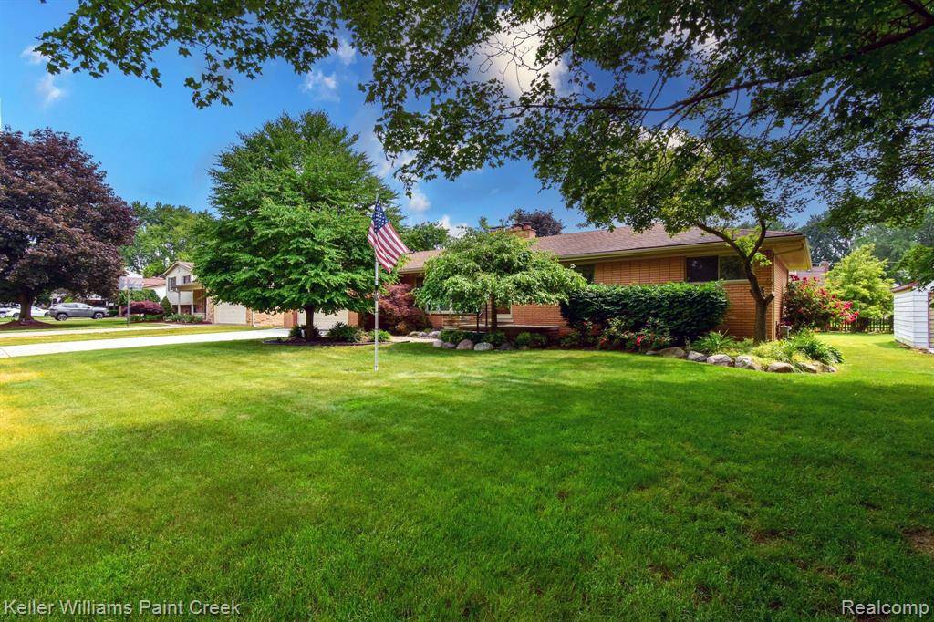42320 MALBECK Drive, Sterling Heights, MI 48314