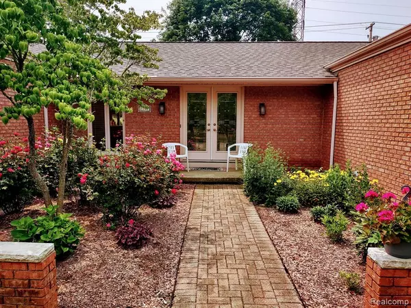 2117 TAMARACK Drive, Meridian Twp, MI 48864