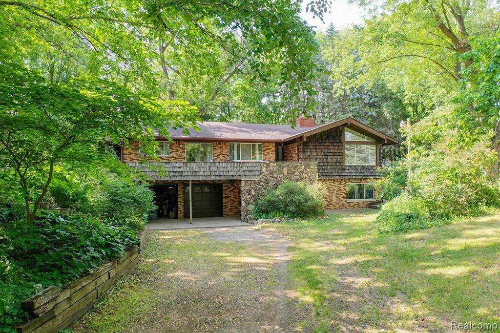 3991 OAK GROVE Road, Howell Twp, MI 48855