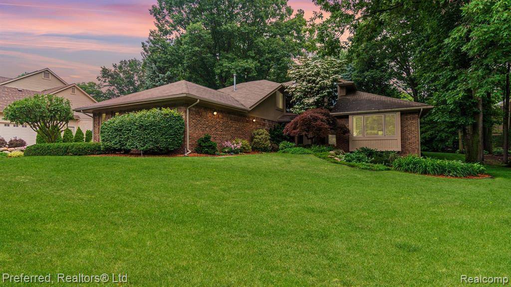 46928 Brooks Lane, Plymouth Twp, MI 48170