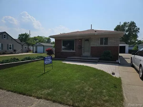 8531 ROBINDALE Avenue, Dearborn Heights, MI 48127