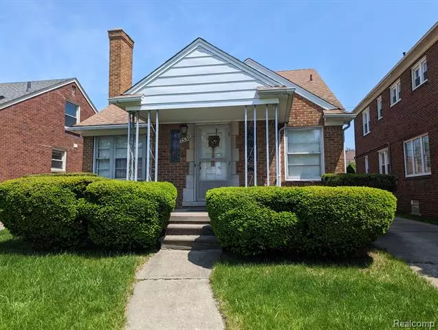 7530 CALHOUN Street, Dearborn, MI 48126