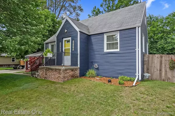 28961 PALOMINO Drive, Warren, MI 48093